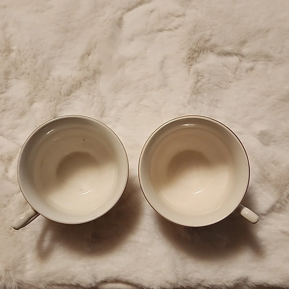 VINTAGE  🍵 TEACUPS FLOWERS DESIGNS / GOLD TRIM - Picture 4 of 4